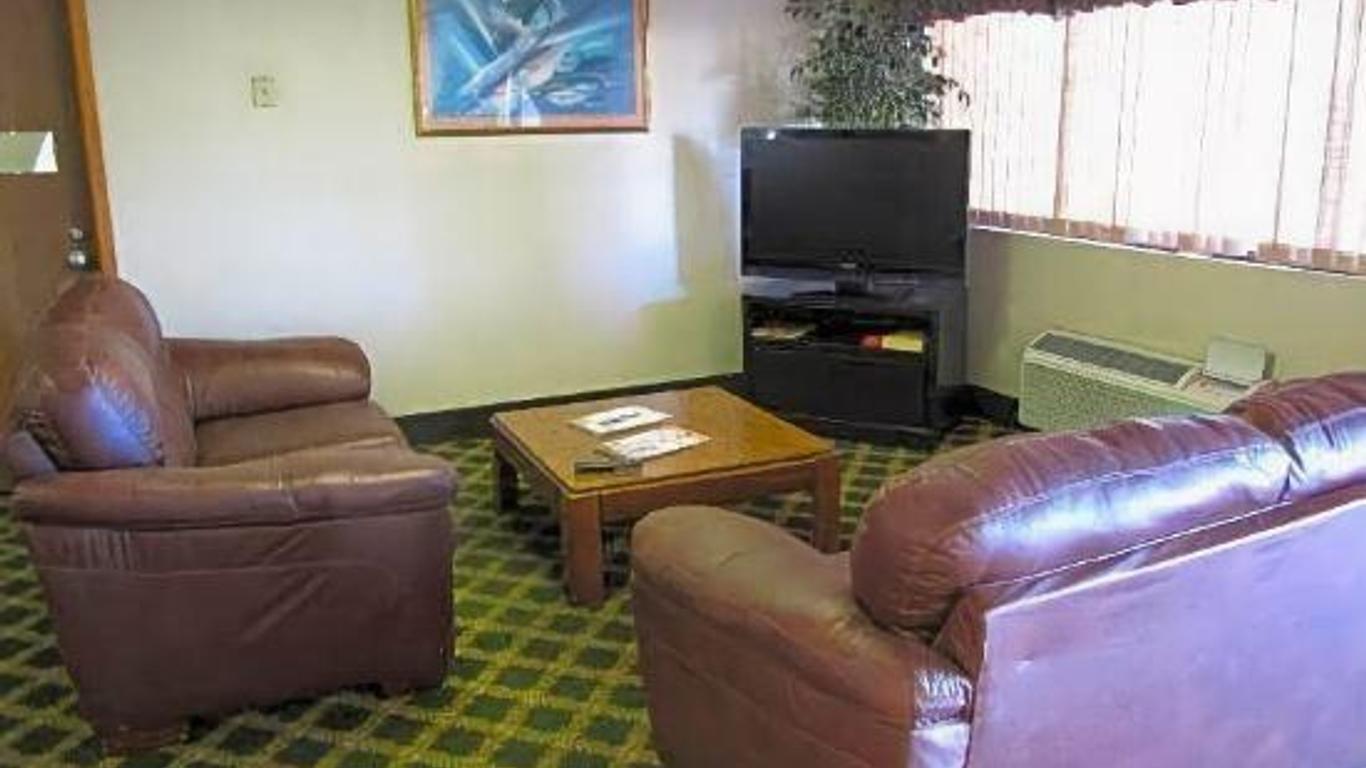 Hallmark Inn and Suites