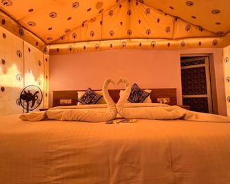 Rumis Desert Camp - Jaisalmer - Bedroom