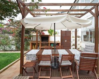 Beija-Flor House - Santo Isidoro - Patio