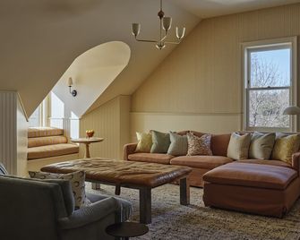 Belden House And Mews - Litchfield - Huiskamer