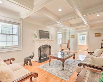 6 Mi to Capitol Hill Spacious Family Home in DC - Washington, D.C. - Wohnzimmer