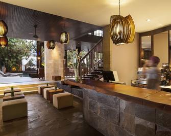 The Elysian Boutique Villa Hotel - Kuta - Front desk