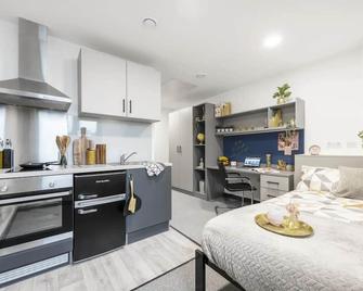 For Students Only - Cosy City Studios at Compass in Birmingham - Birmingham - Kitchen