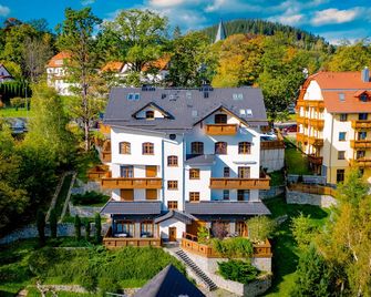 صن آند سنو سينترم أوبرونسوف بوكوجو - كيرباكز - مبنى