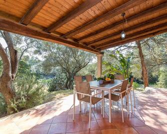 Domos Pintadas -Happy Rentals - Olbia - Patio