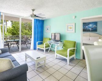 The Trinidad by Brightwild Pool View Parking - Key West - Habitació