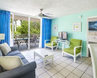 The Trinidad by Brightwild Pool View Parking - Key West - Bedroom