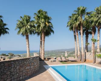 The Noverian Scenic Crete 5 Star Hilltop Villa Resort & Spa - Mália - Pool