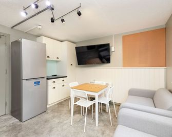 Meadow Court Apartments - Edinburgh
