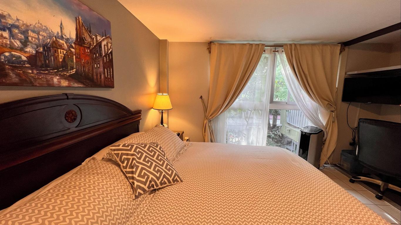 Dickinson Guest House, Guadalajara Expo