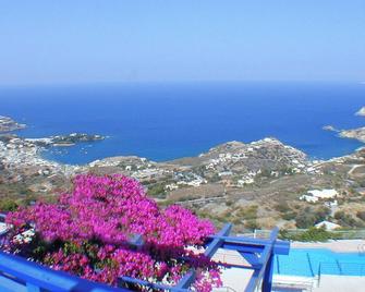 Nymphes Luxury Apartments - Agia Pelagia - Balcon