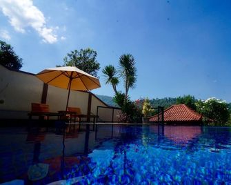 Villa Mataano - Senggigi - Piscina