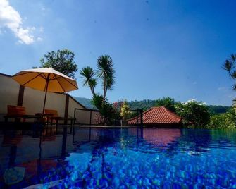 Villa Mataano - Senggigi - בריכה