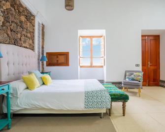 El Charco Suites - Arrecife - Bedroom