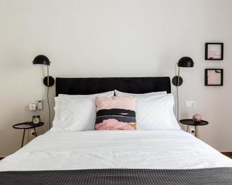 Upstreet Elegant Kolonaki 2bd Apartment - Atenas - Habitación