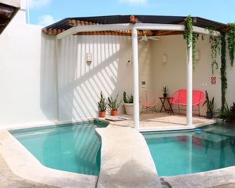 Bed and Breakfast Pecarí - Cancún - Pool