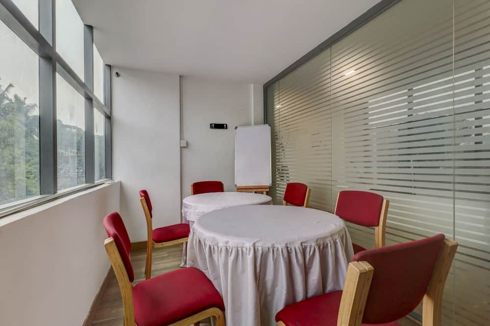 Upar Hotels Indiranagar