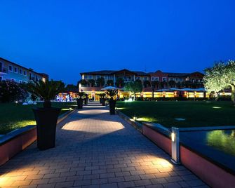 Th Lazise - Hotel Parchi Del Garda - לאציזה - נוף חיצוני