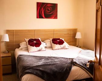 Quaint & Cosy Cottage in the heart of Doolin Village. - Doolin - Bedroom