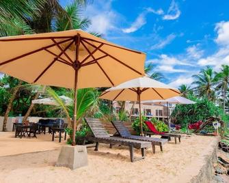 Nico Beach Hotel - Hikkaduwa - Patio
