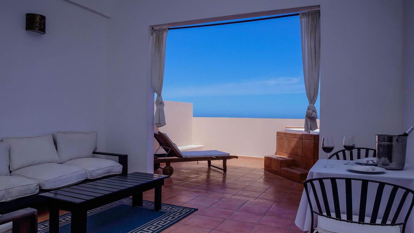 La Posada Hotel & Beach Club