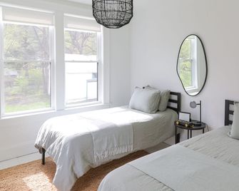 Modern dreamy Hudson Valley home - Phoenicia - Bedroom
