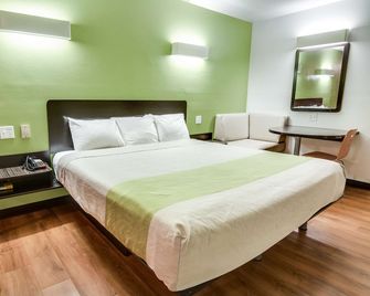Motel 6 Longview, Tx - North - Longview - Bedroom