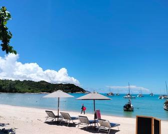 Bay Beach Resort - Ko Samui - Bãi biển