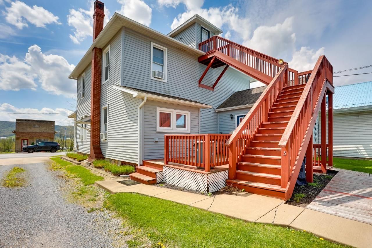 Amish Country Townhome Near Hiking and Fly Fishing!