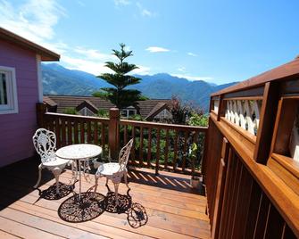 Vienna B and B - רן-איי - מרפסת