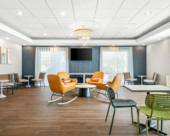 Spark by Hilton Exton - Exton - Lounge