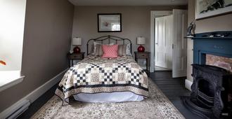 Maplehurst Manor Bed and Breakfast - Moncton - Bedroom