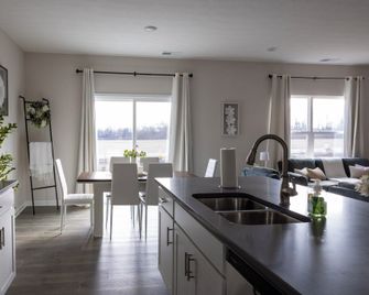 Holistic Campus Rental, LLC - Two Bedrooms Stay in Shared Home with Shared Kitchen - Oxford