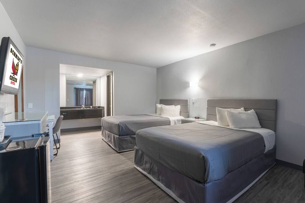 Schmidt's Creek Hotel - Osage Beach - Bedroom