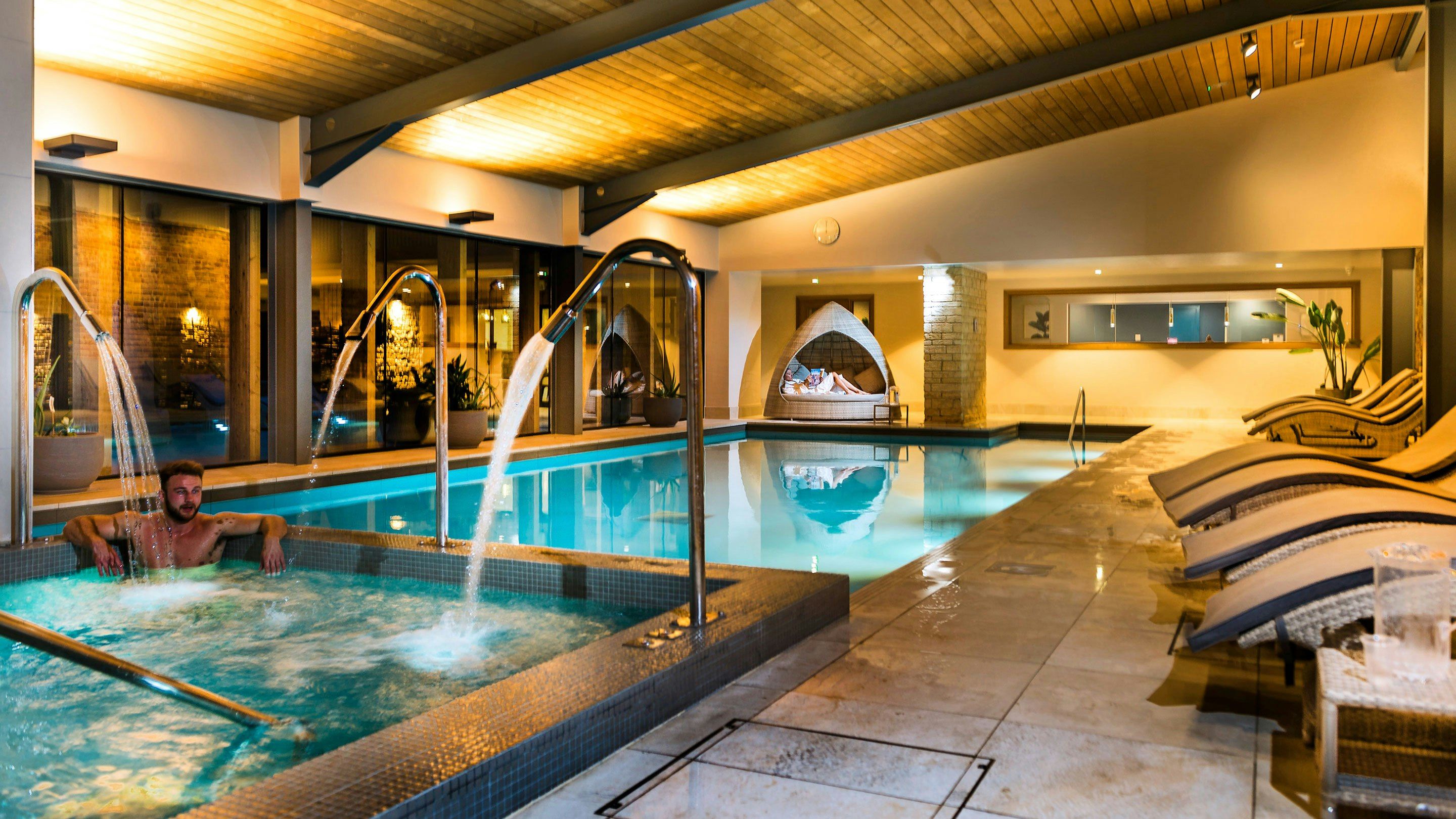 هاثرلي مانور هوتل آند سبا - غلوستر - حوض السباحة