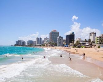 Puerto Rico Gem 2BR Walk to Beach Wi-Fi - San Juan - Ranta
