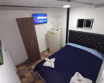 Cerca Club Militar las Américas Embajada Americana 402 - Bogota