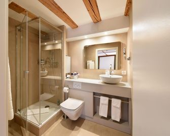 Hotel de l'Aigle - Val-de-Travers - Badkamer