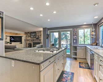 Home with Furnished Patio about 15 Mi to Dtwn Denver - Centennial - Kitchen