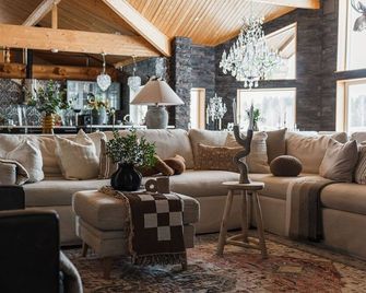 Luxury Log Home villa right on the river in Sweden - Skellefteå - Lounge