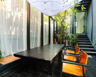 Bed Phrasingh-Adults Only - Chiang Mai - Pátio