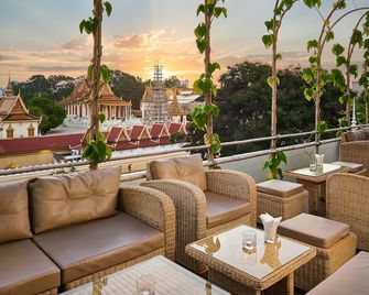 Palace Gate Hotel & Resort By Ehm - Phnom Penh - Balkon