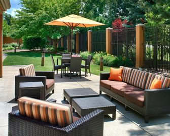 Courtyard by Marriott Toledo Maumee/Arrowhead - Maumee - Pati