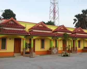 Romruen Resort - Tak - Edificio