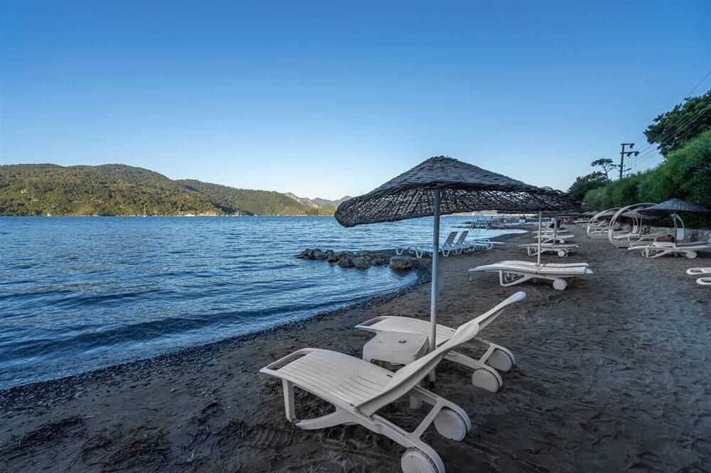 Club Bellamare Beach