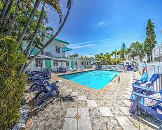 Sea Garden By The Sea - Lauderdale-by-the-Sea - בריכה