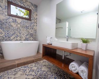 Casa Villamil Boutique Hotel - Copán - Bad