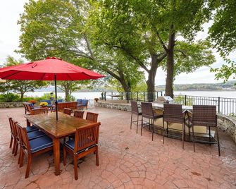 Hudson River Valley Estate New Listing - Verplanck - Balcón