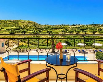 Nautilos Hotel - Lixouri - Balkon