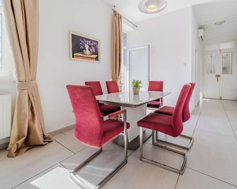 Flowers Premium Apartments & Rooms - Zagreb - Spisestue